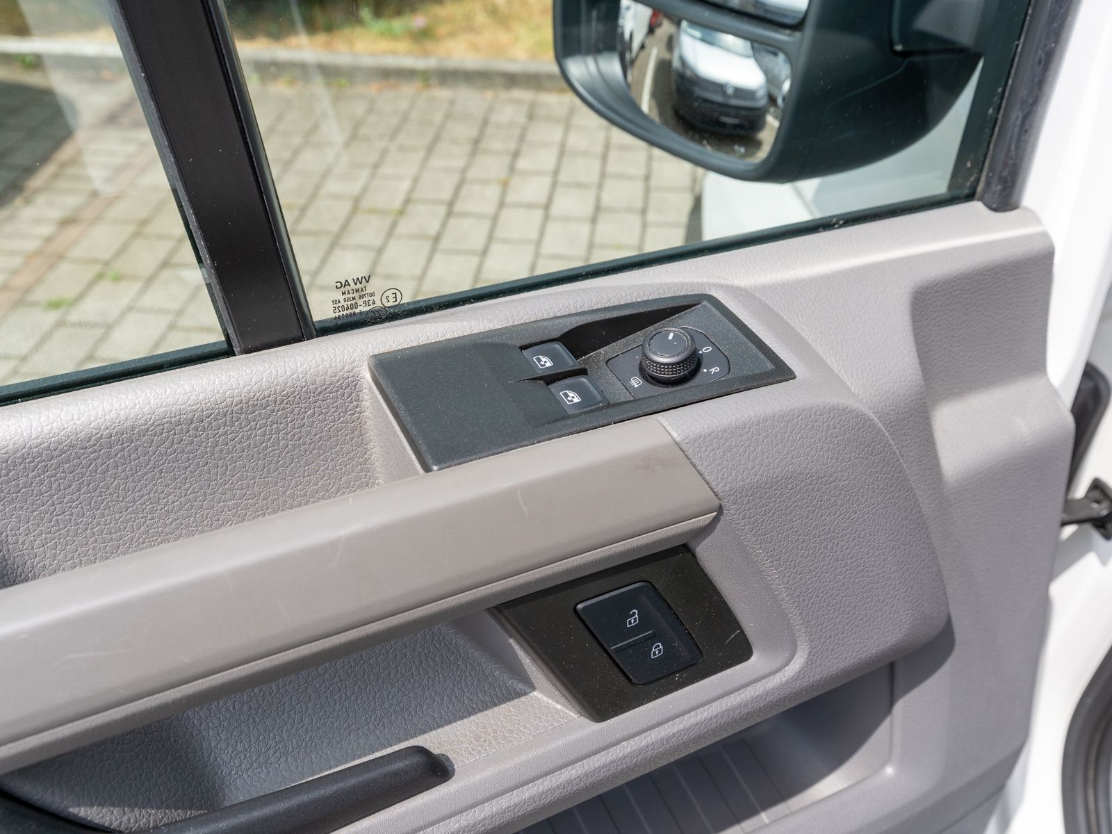 Fahrzeugabbildung Volkswagen Crafter Kasten 35 L2H2 2.0 TDI DSG Klima Nav RFK