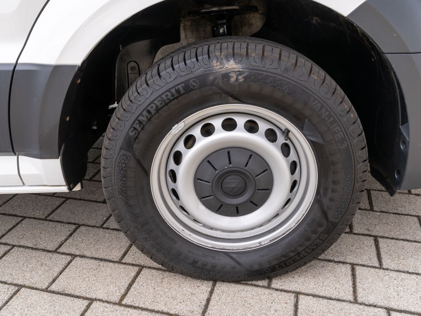 Fahrzeugabbildung Volkswagen Crafter Kasten 35 L2H2 2.0 TDI DSG Klima Nav RFK