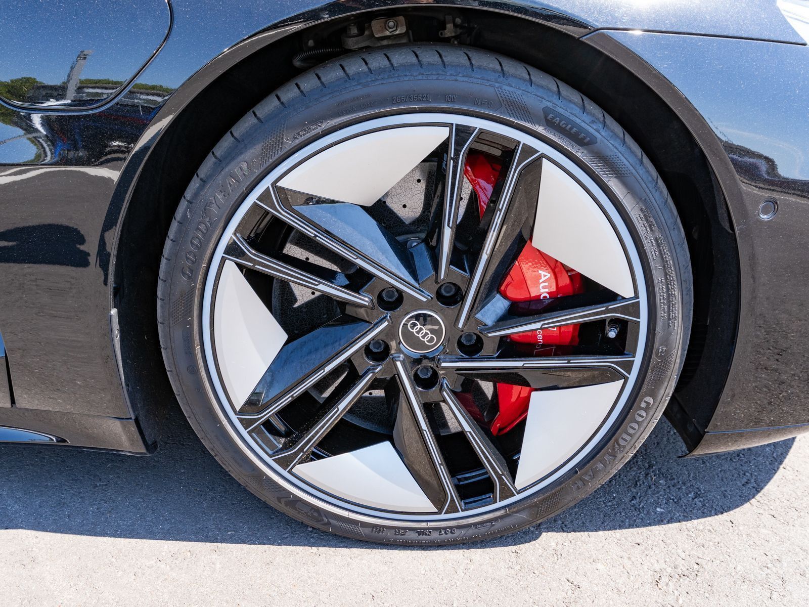 Fahrzeugabbildung Audi RS e-tron GT quattro 360° KERAMIK B&O LEDER PANO