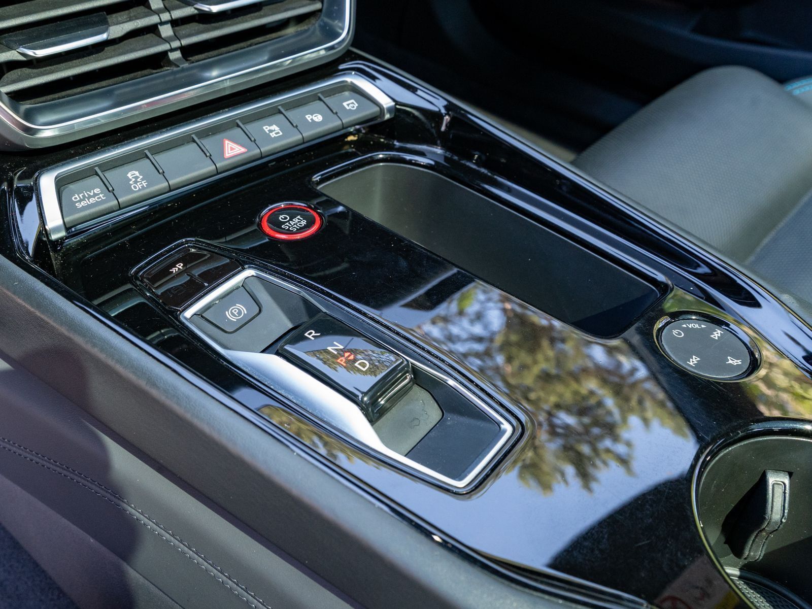 Fahrzeugabbildung Audi RS e-tron GT quattro 360° KERAMIK B&O LEDER PANO