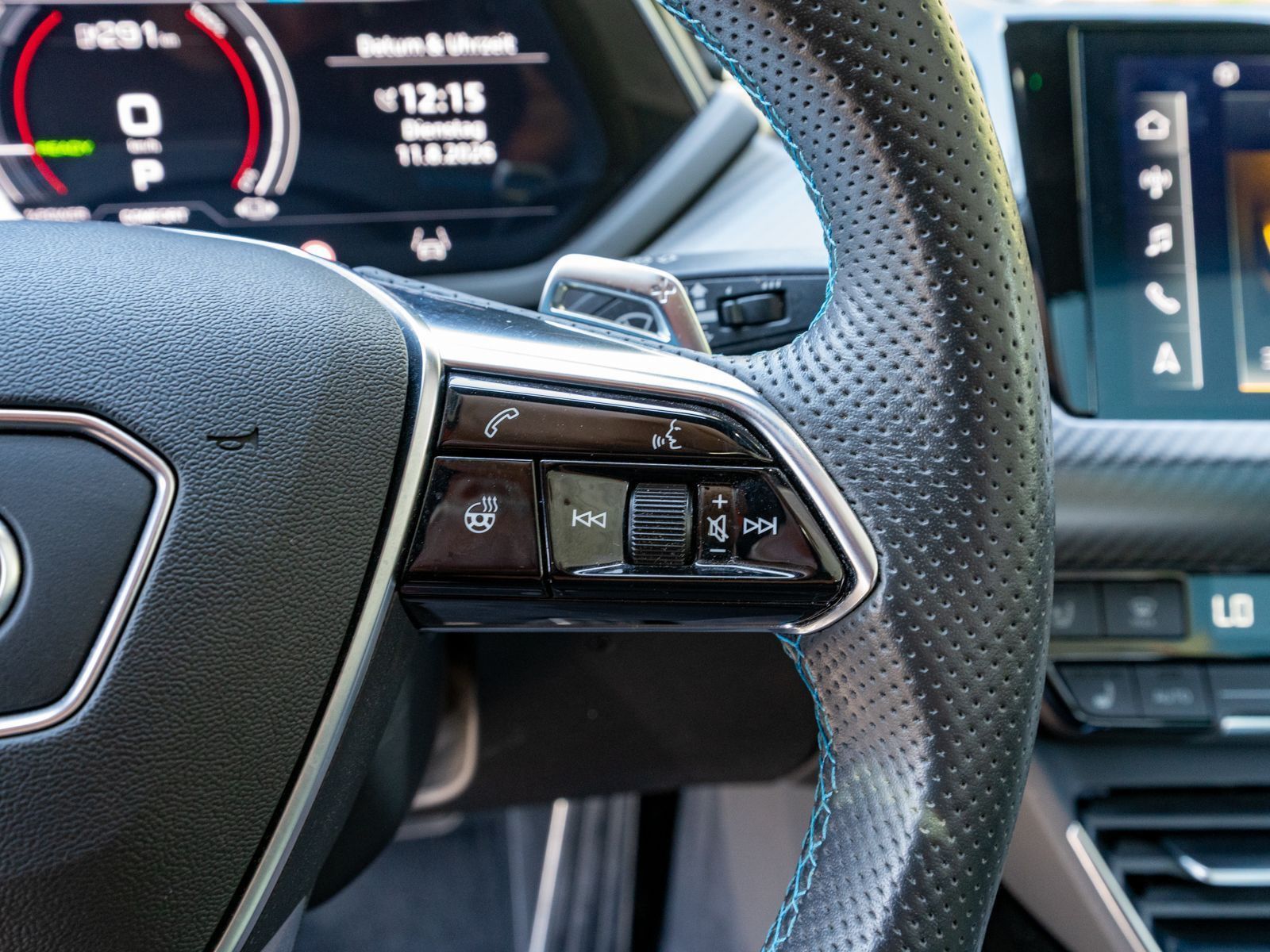 Fahrzeugabbildung Audi RS e-tron GT quattro 360° KERAMIK B&O LEDER PANO