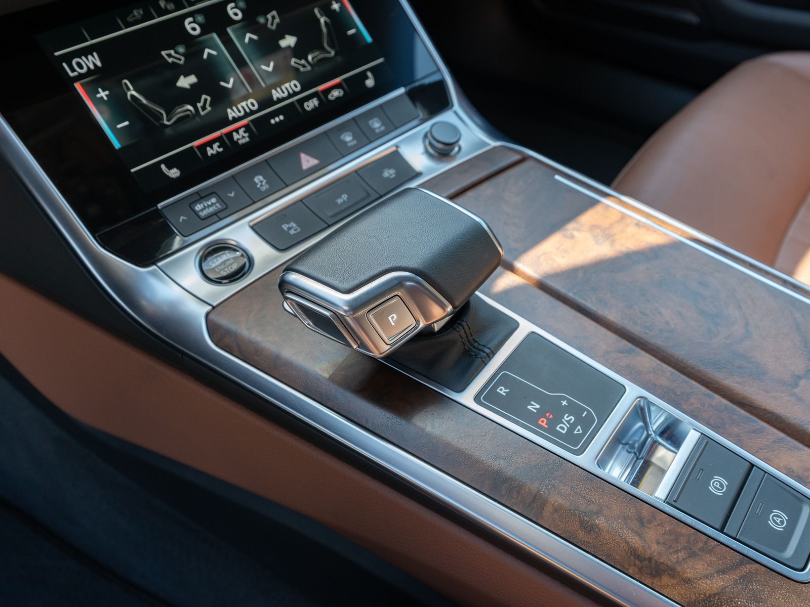 Fahrzeugabbildung Audi A6 Avant design 50TFSI e quattro MATRIX PANO B&O
