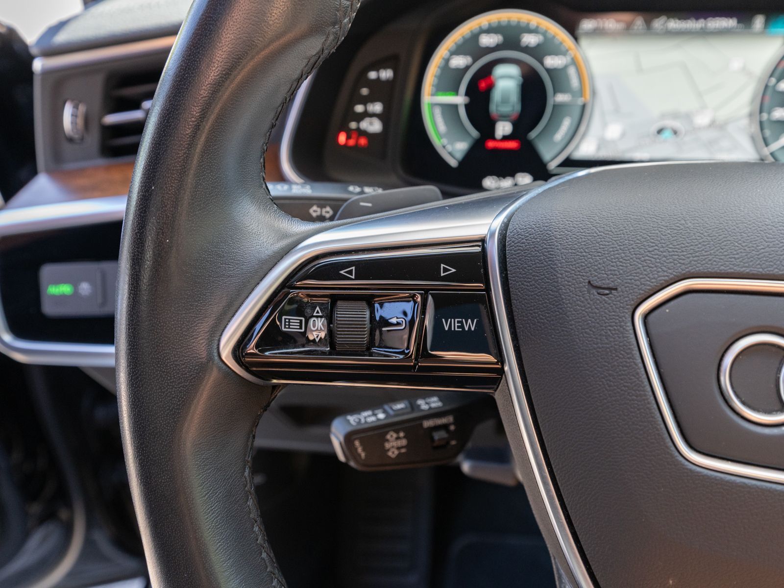 Fahrzeugabbildung Audi A6 Avant design 50TFSI e quattro MATRIX PANO B&O