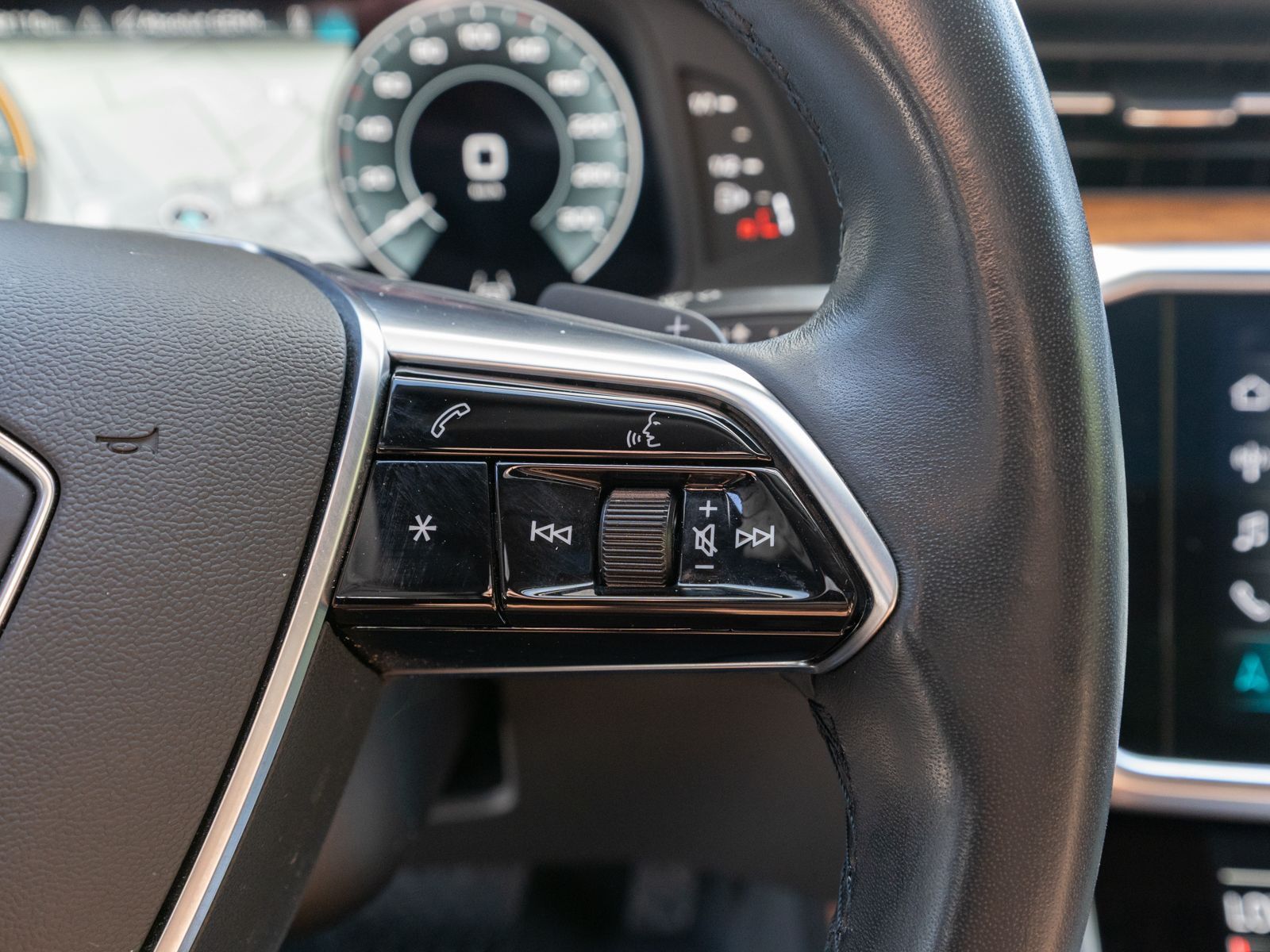 Fahrzeugabbildung Audi A6 Avant design 50TFSI e quattro MATRIX PANO B&O