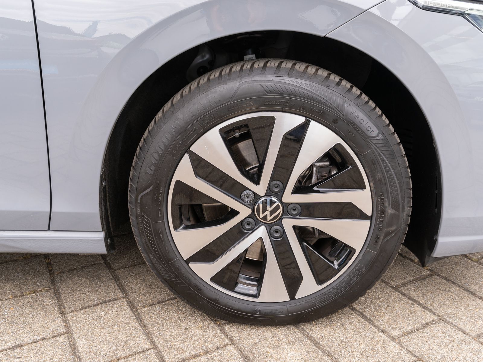 Fahrzeugabbildung Volkswagen Golf Variant Energy 2.0TDI DSG LED Navi 360° AHK
