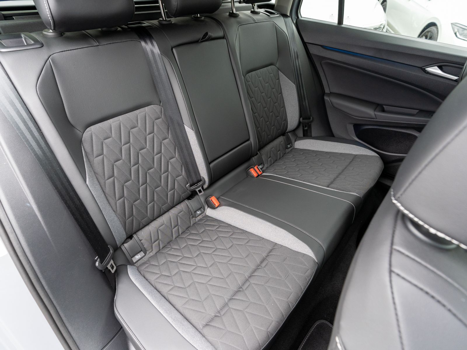 Fahrzeugabbildung Volkswagen Golf Variant Energy 2.0TDI DSG LED Navi 360° AHK