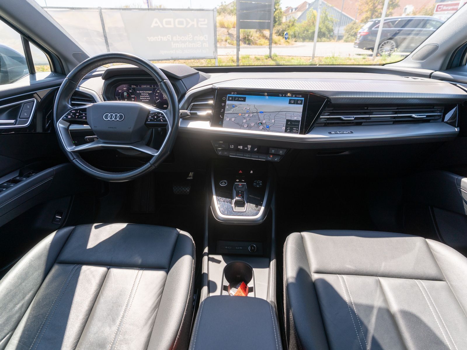 Fahrzeugabbildung Audi Q4 45 e-tron quattro LED Navi PDC SHZ GRA VC