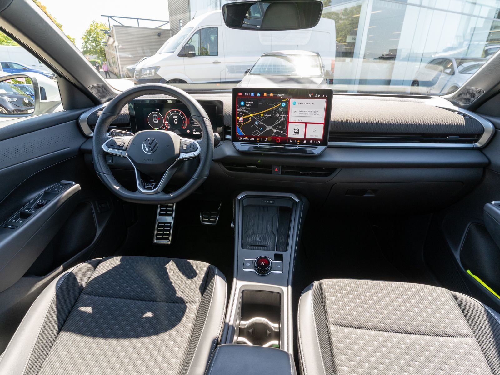 Fahrzeugabbildung Volkswagen T-Roc R-Line Neues Modell 1.5TSI DSG Nav LED AHK