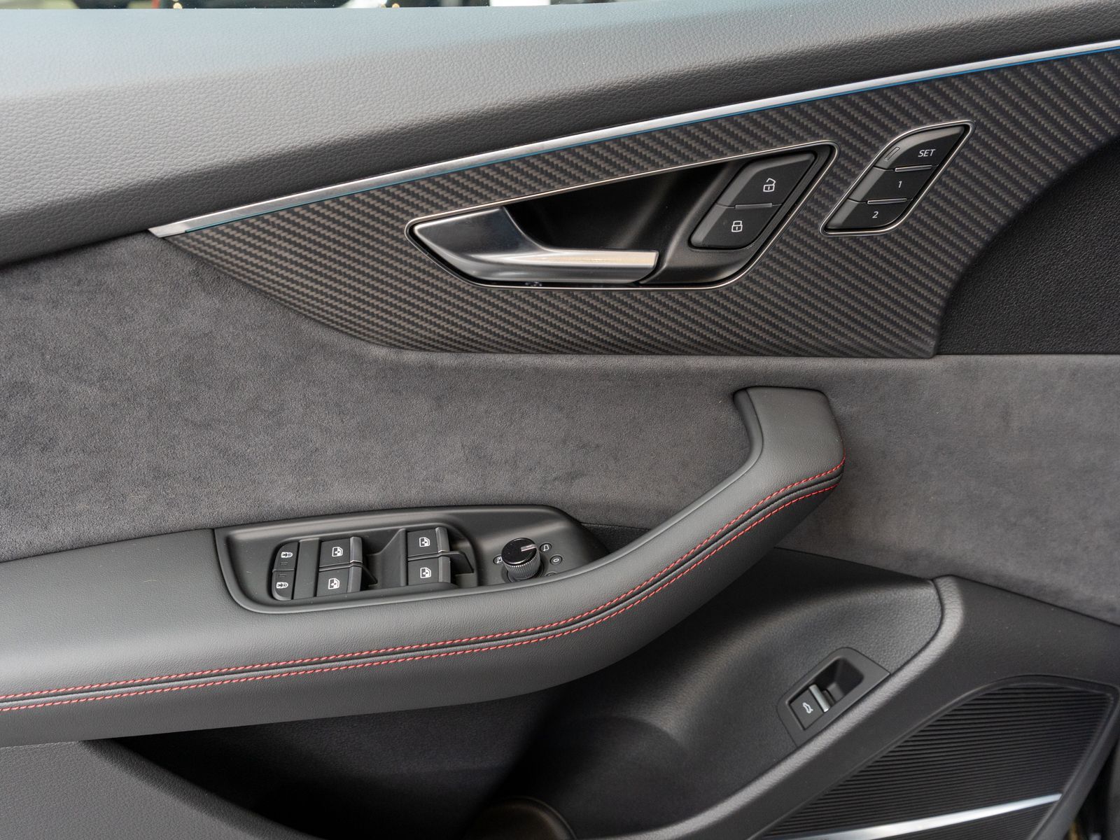 Fahrzeugabbildung Audi Q8 SUV S line TDI quattro tiptronic HUD B&O PANO