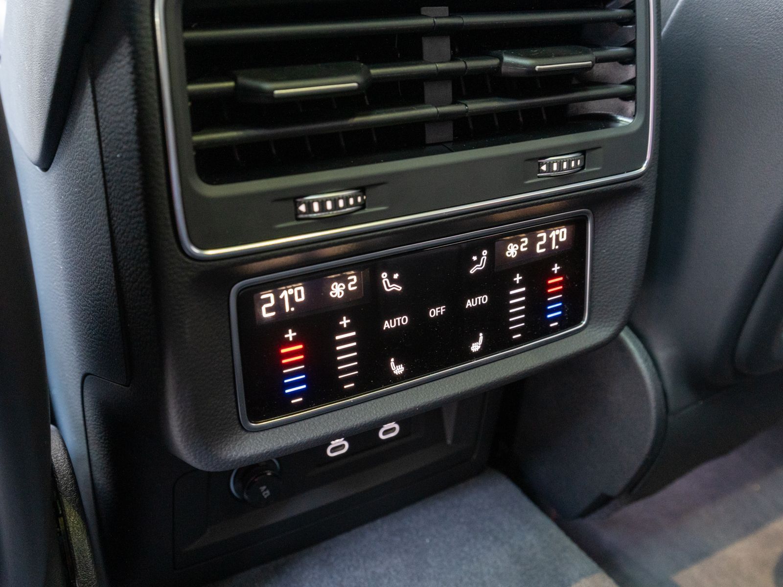 Fahrzeugabbildung Audi Q8 SUV S line TDI quattro tiptronic HUD B&O PANO
