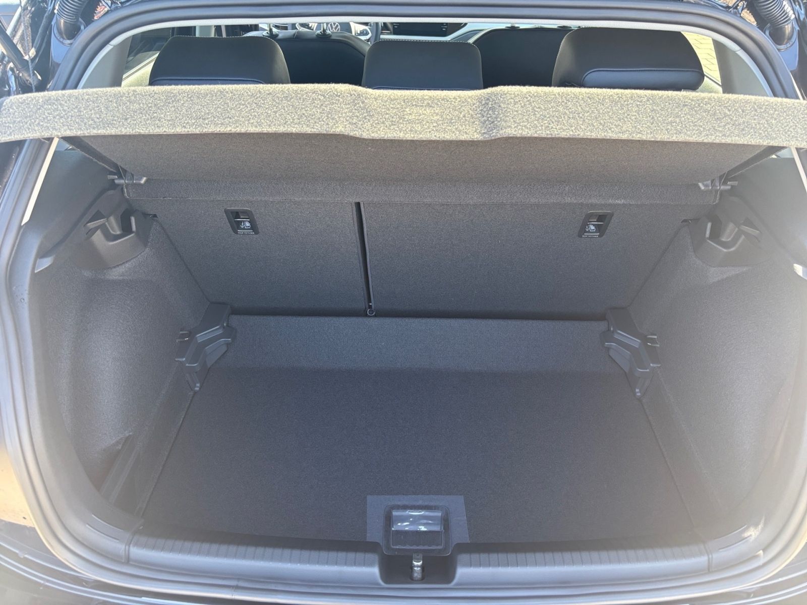 Fahrzeugabbildung Volkswagen Polo ENERGY 1.0 TSI DSG Rückfahr-K. Digit.-Cockp