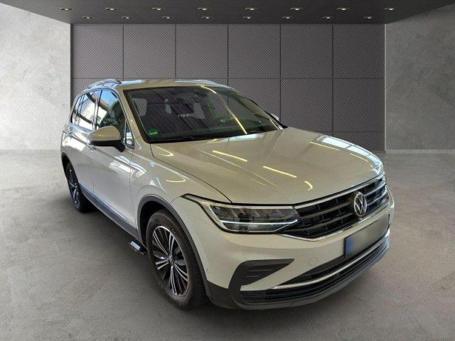 Fahrzeugabbildung Volkswagen Tiguan Active 1.5 TSI DSG LED Navi RFK SHZ ACC