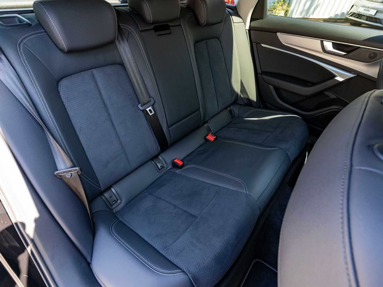 Fahrzeugabbildung Audi S6 Avant 3.0TDI quattro LED Navi RFK SHZ AHK