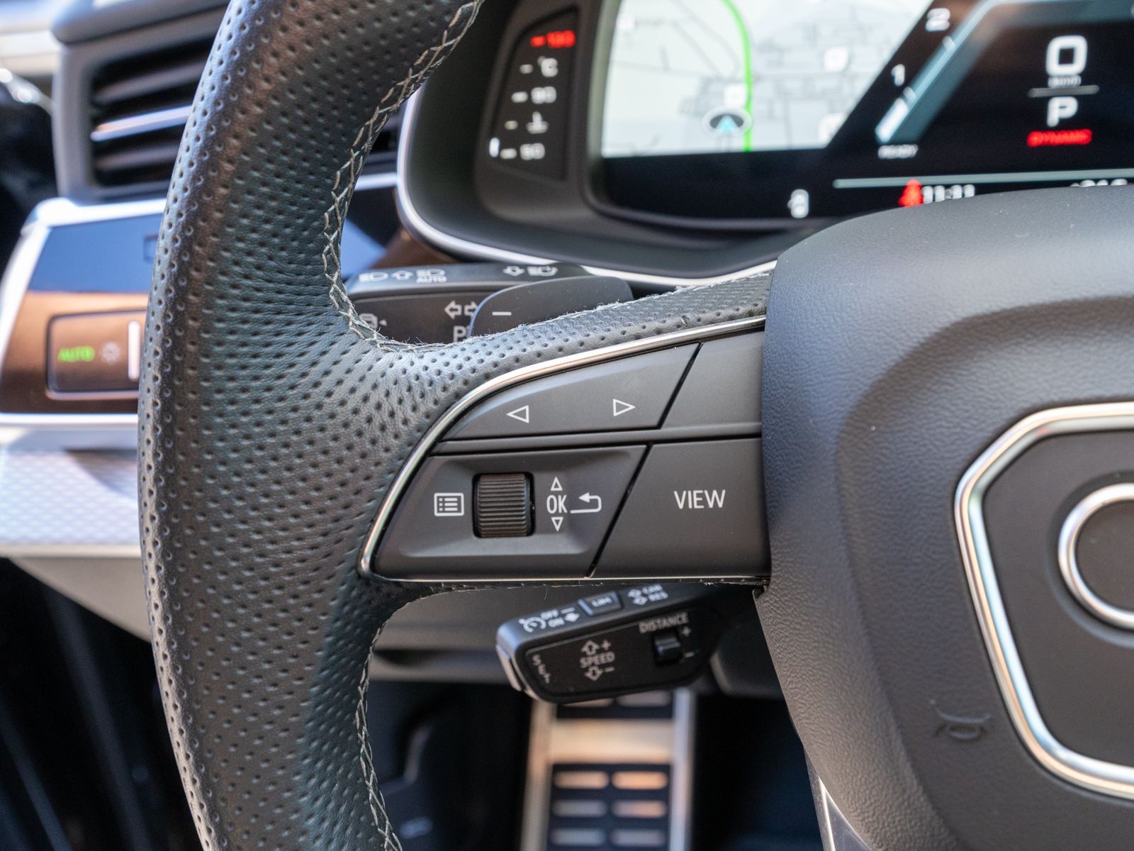 Fahrzeugabbildung Audi Q8 S line 50TDI quattro NAVI MATRIX PANO B&O AHK