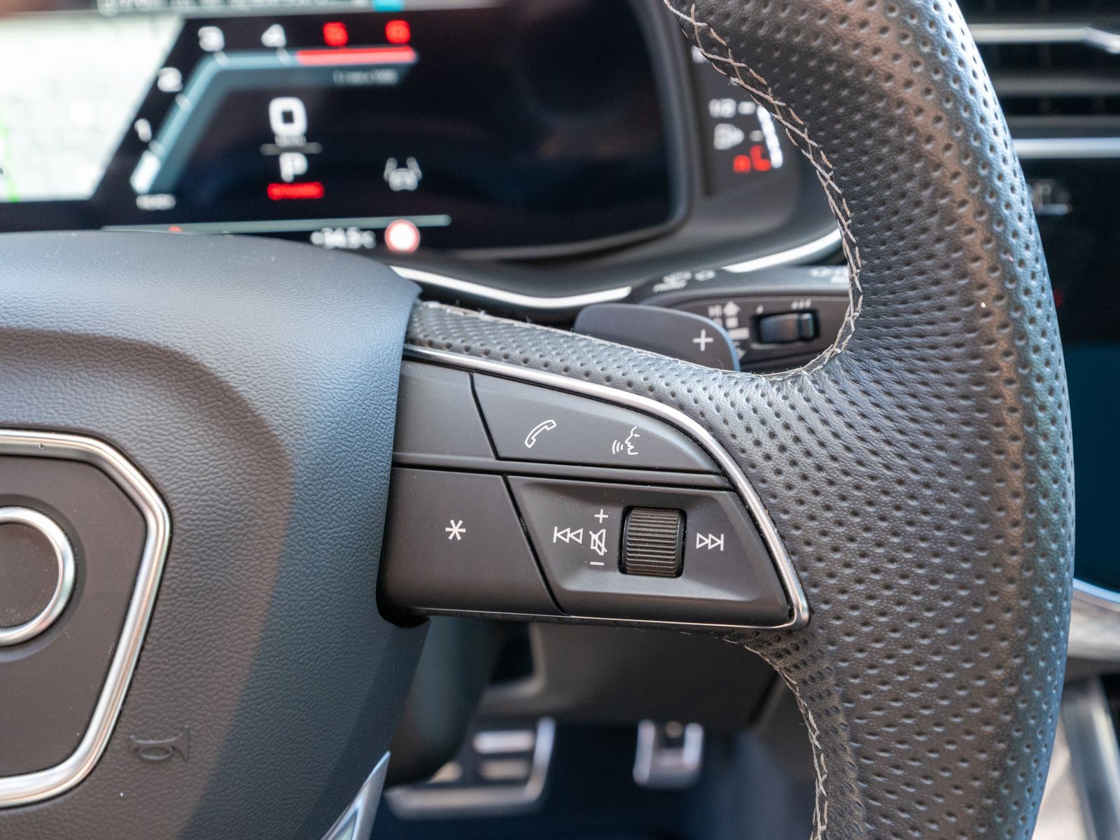 Fahrzeugabbildung Audi Q8 S line 50TDI quattro NAVI MATRIX PANO B&O AHK