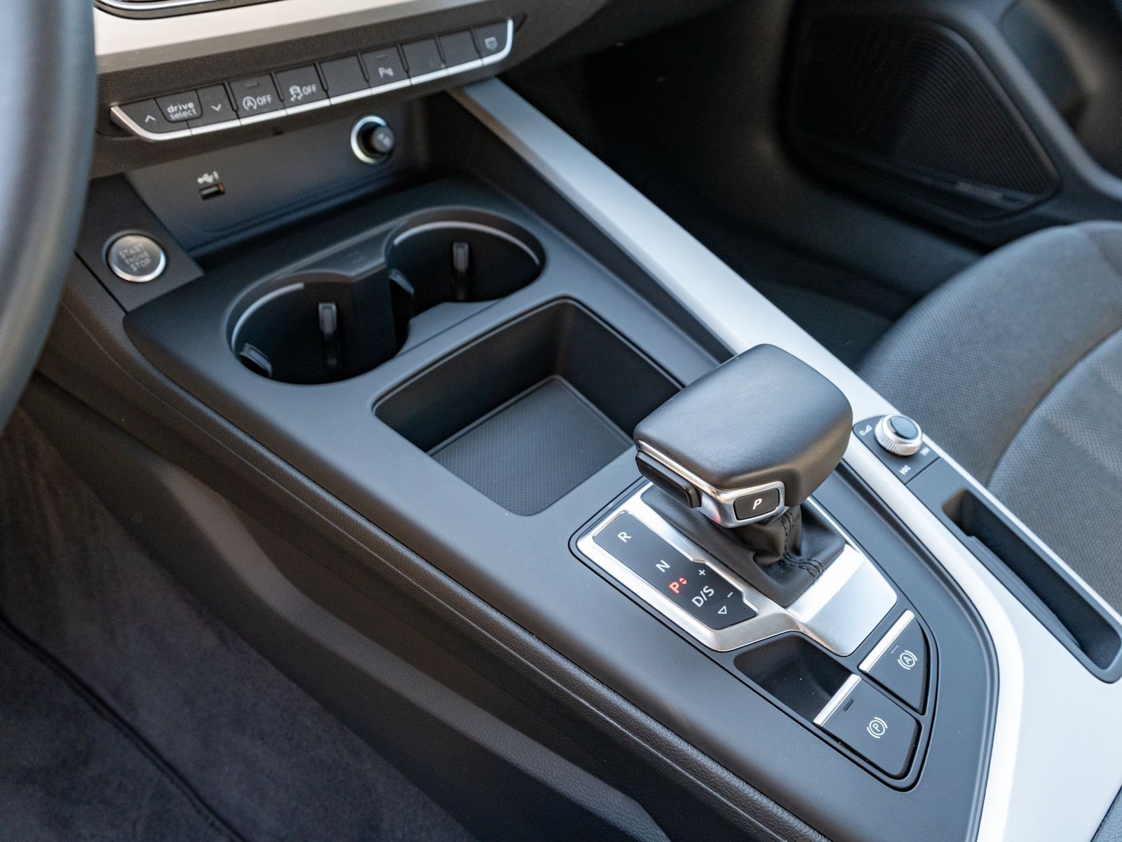 Fahrzeugabbildung Audi A4 Avant advanced 40TDI quattro NAVI LED B&O AHK
