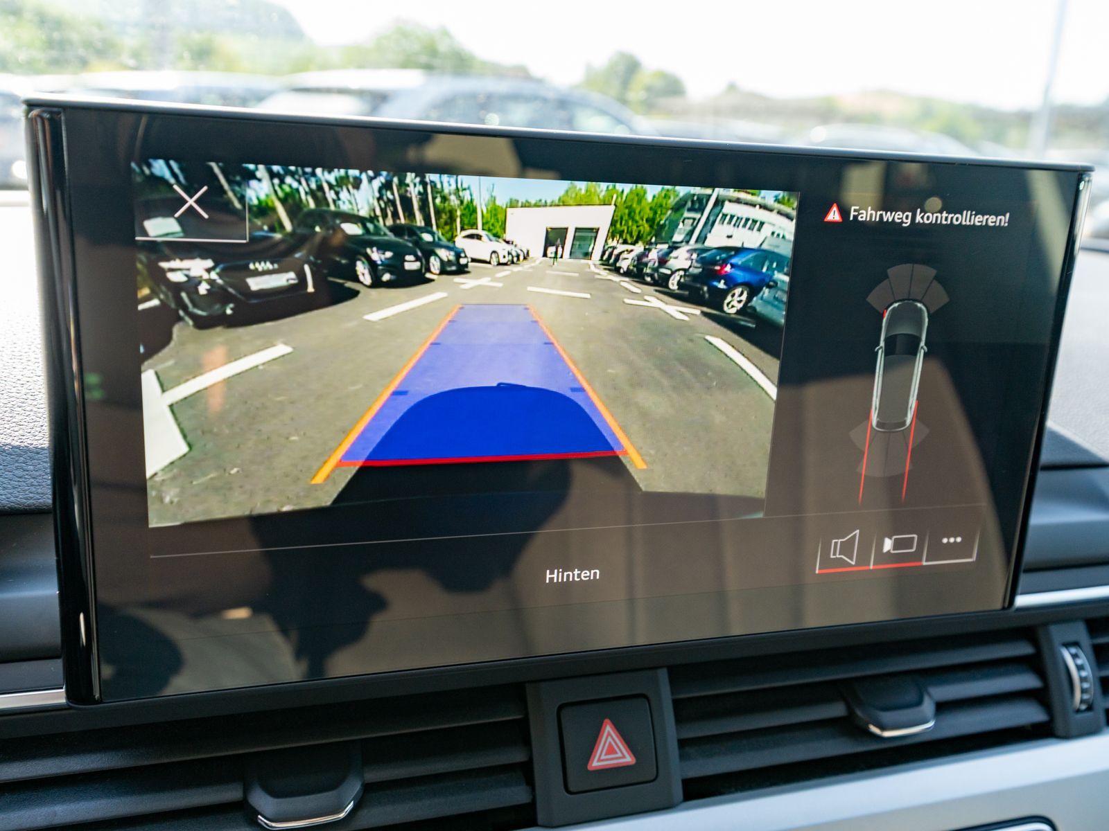 Fahrzeugabbildung Audi A4 Avant advanced 40TDI quattro NAVI LED B&O AHK