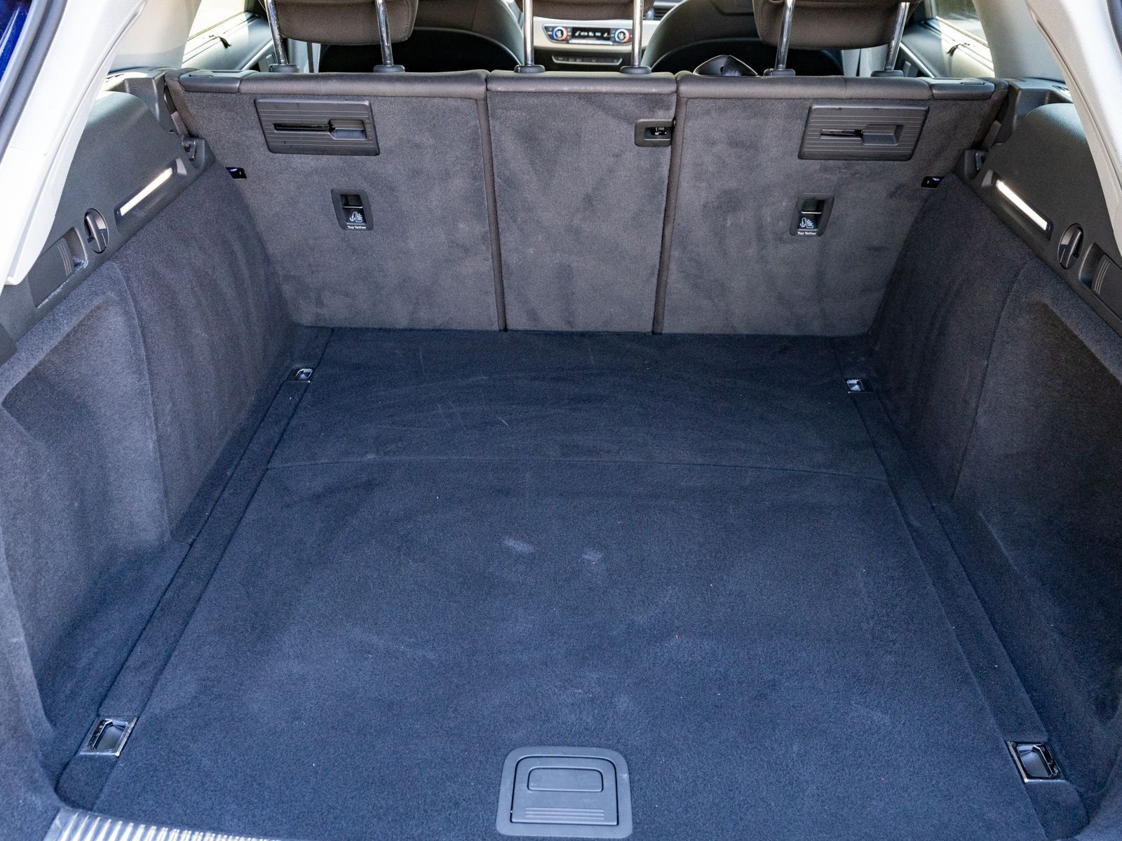 Fahrzeugabbildung Audi A4 Avant advanced 40TDI quattro NAVI LED B&O AHK
