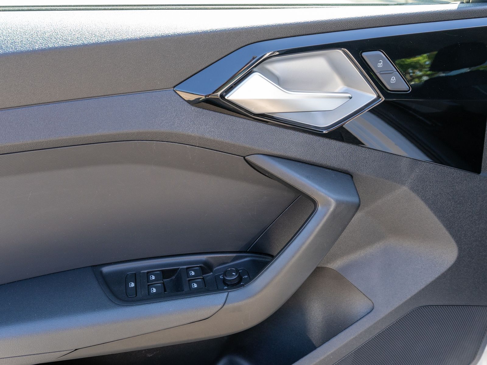 Fahrzeugabbildung Audi A1 Sportback 25TFSI S tronic NAVI LED PDC SHZ VC