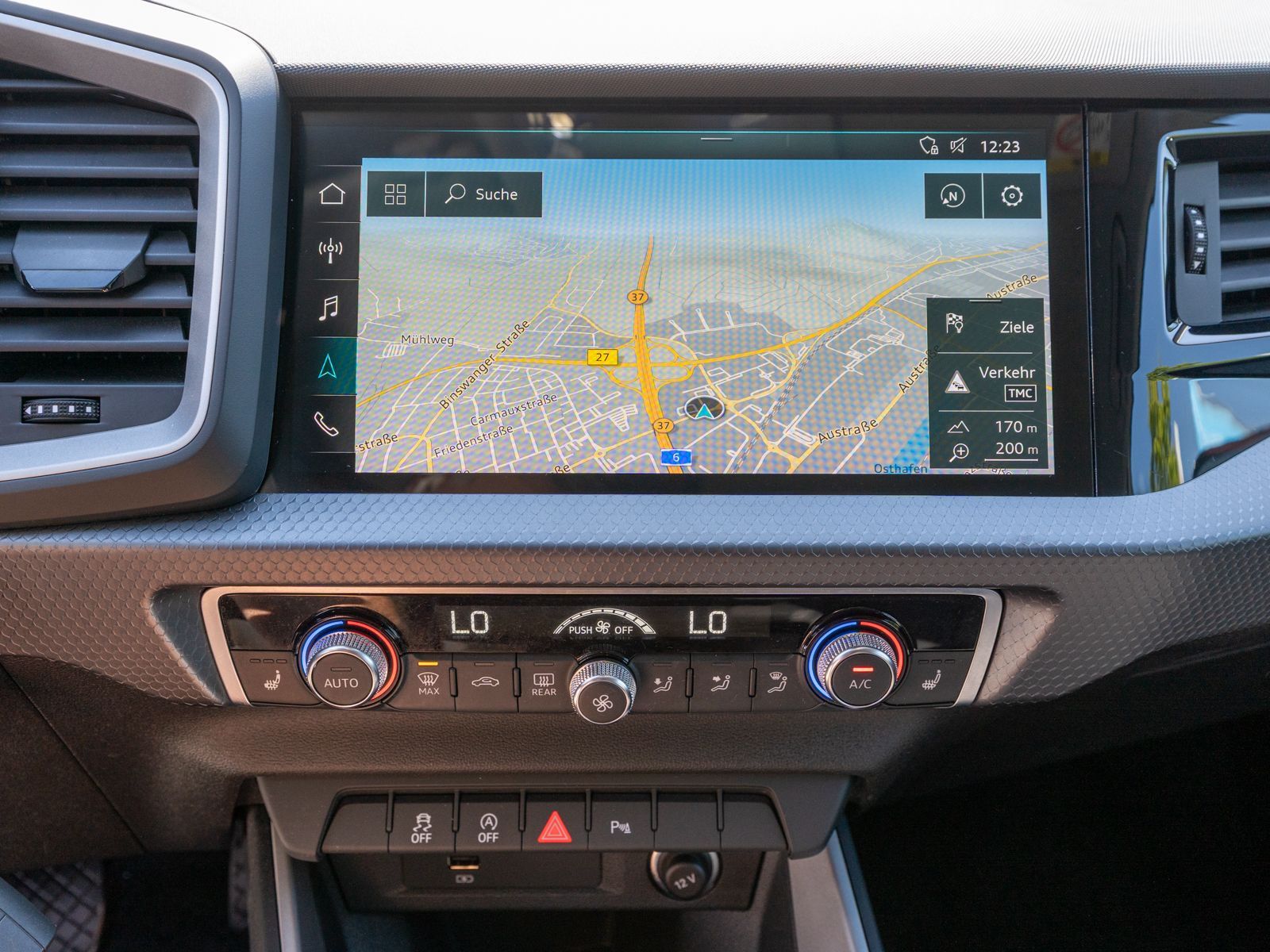 Fahrzeugabbildung Audi A1 Sportback 25TFSI S tronic NAVI LED PDC SHZ VC