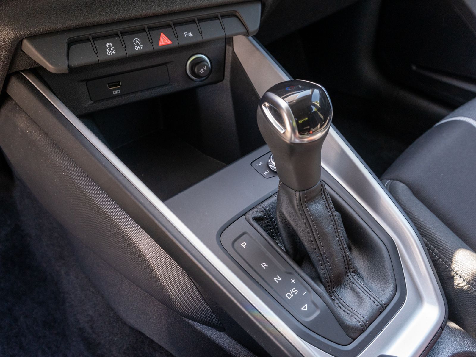 Fahrzeugabbildung Audi A1 Sportback 25TFSI S tronic NAVI LED PDC SHZ VC