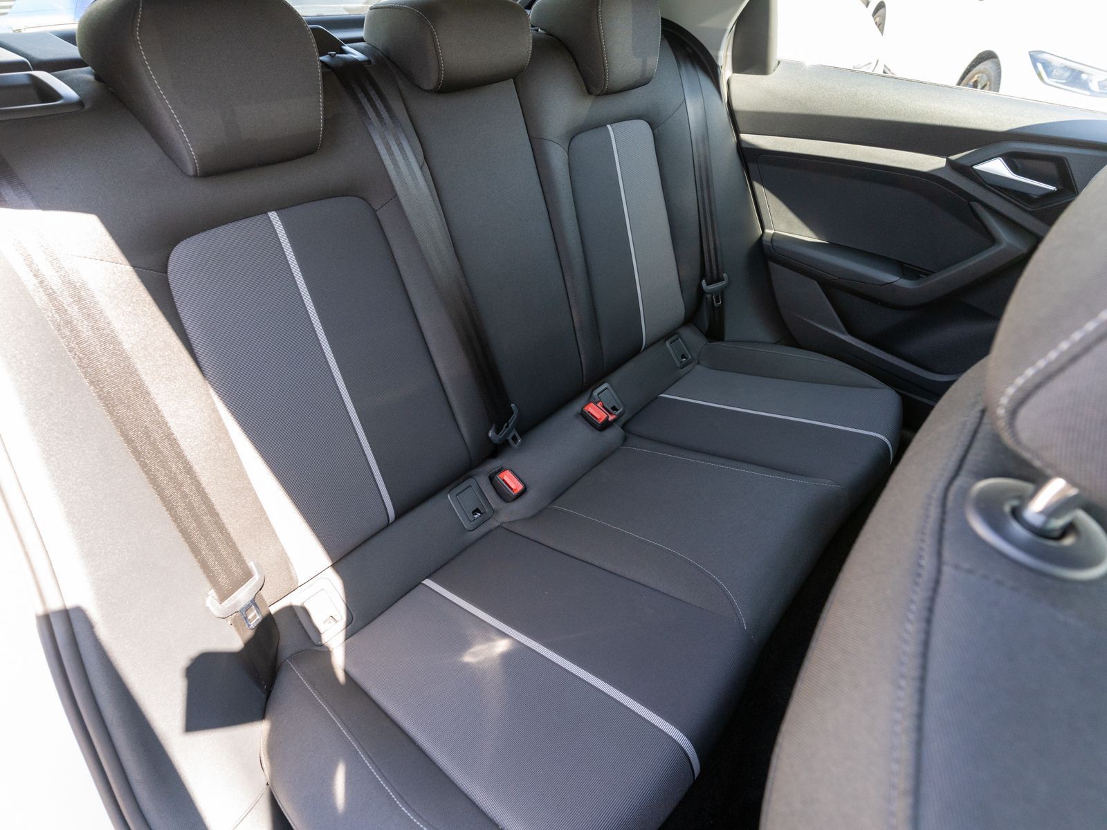 Fahrzeugabbildung Audi A1 Sportback 25TFSI S tronic NAVI LED PDC SHZ VC