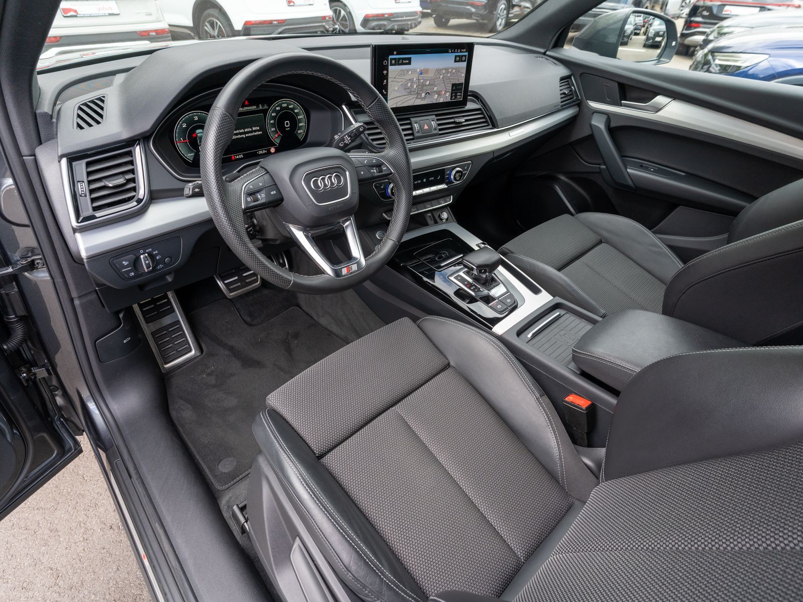 Fahrzeugabbildung Audi Q5 S line 2.0TDI quattr Stronic LED Navi SHZ RFK
