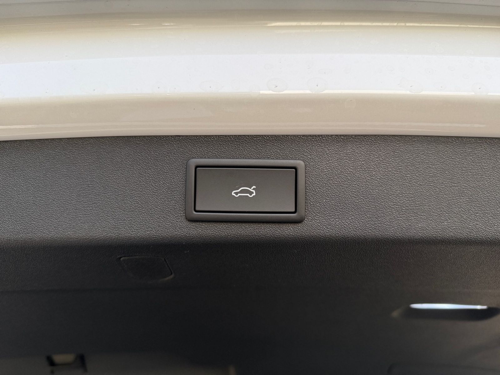 Fahrzeugabbildung SKODA Kodiaq Selection 2,0 TDI 193PS DSG 4x4 360° AHK