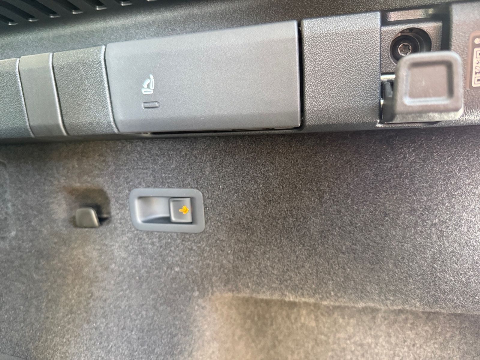 Fahrzeugabbildung SKODA Kodiaq Selection 2,0 TDI 193PS DSG 4x4 360° AHK