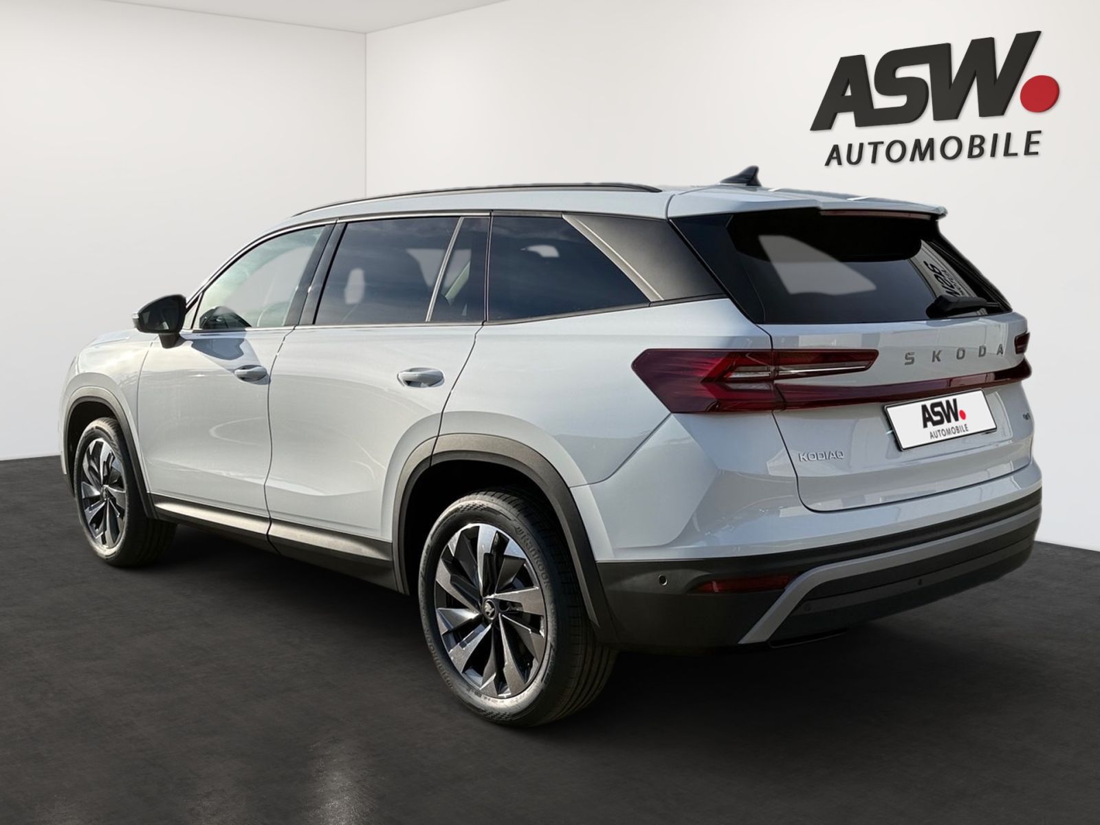 Fahrzeugabbildung SKODA Kodiaq Selection 2,0 TDI 193PS DSG 4x4 360° AHK