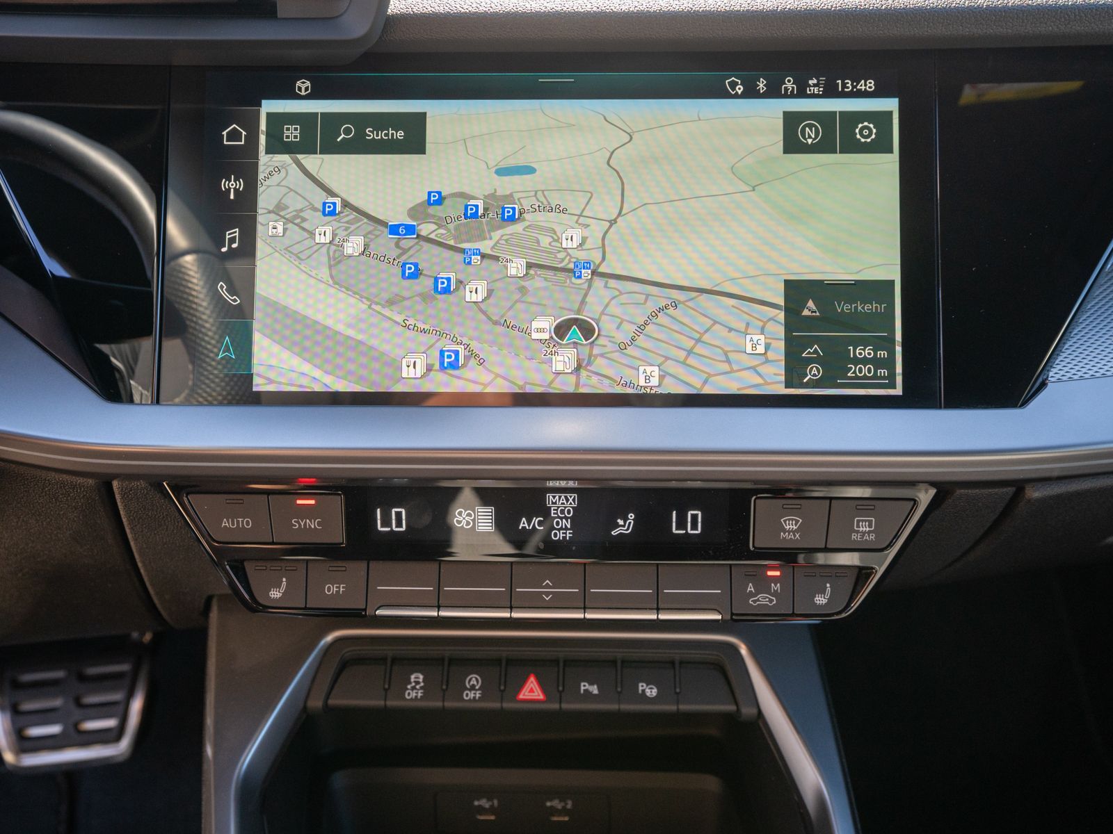Fahrzeugabbildung Audi A3 Sportback S line 30TFSI NAVI LED STANDHZ ACC