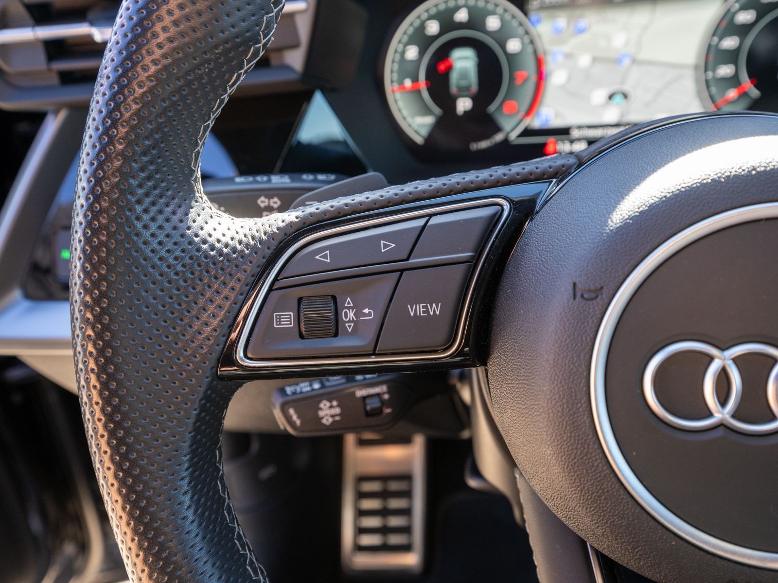 Fahrzeugabbildung Audi A3 Sportback S line 30TFSI NAVI LED STANDHZ ACC