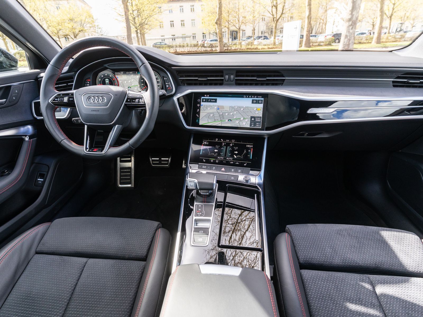 Fahrzeugabbildung Audi A6 Avant S line 55TFSI quattr Stron PANO RFK ACC