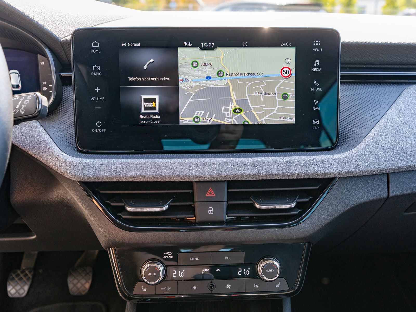 Fahrzeugabbildung SKODA Scala Tour 1.5TSI 6-Gang LED Navi RFK PDC SHZ