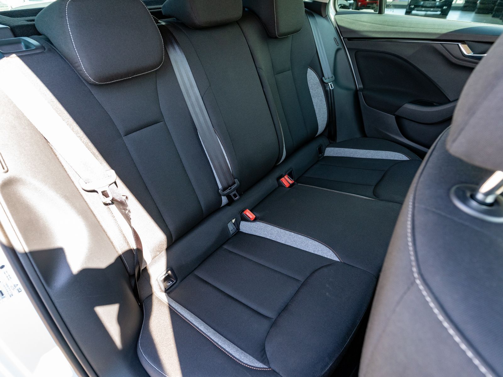 Fahrzeugabbildung SKODA Scala Tour 1.5TSI 6-Gang LED Navi RFK PDC SHZ