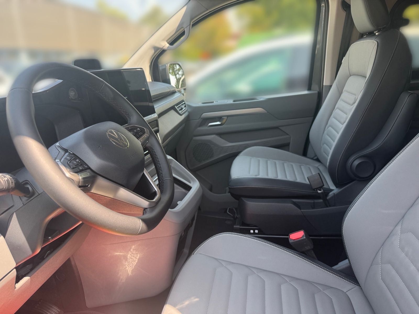 Fahrzeugabbildung Volkswagen Caravelle LIFE 2.0 TDI 4MO AHK GJR