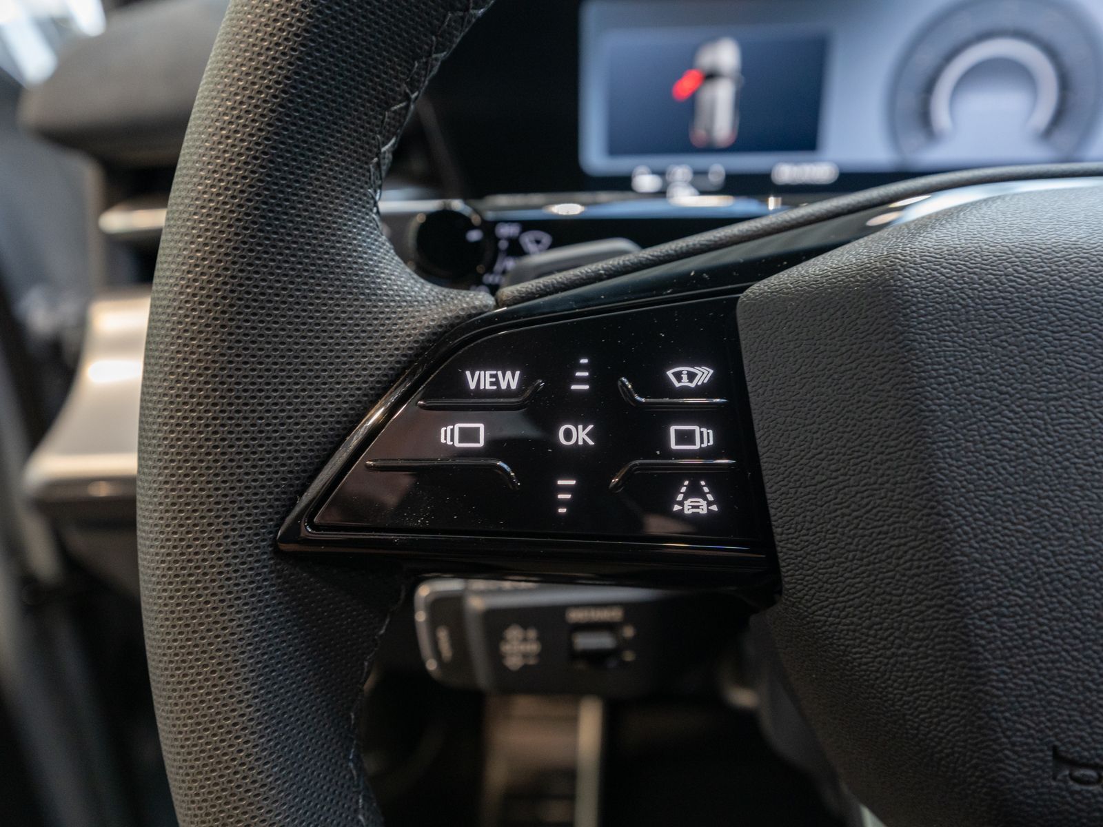 Fahrzeugabbildung Audi Q3 SUV TFSI Stronic Sline HUD SONOS 360° ACC AHK