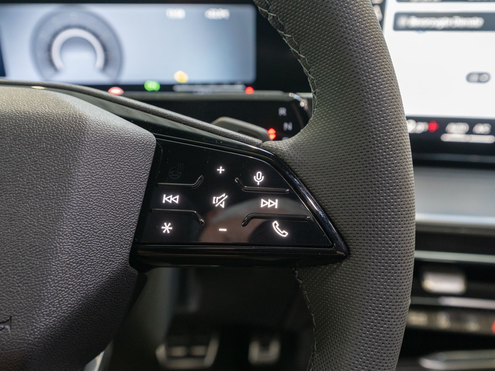 Fahrzeugabbildung Audi Q3 SUV TFSI Stronic Sline HUD SONOS 360° ACC AHK