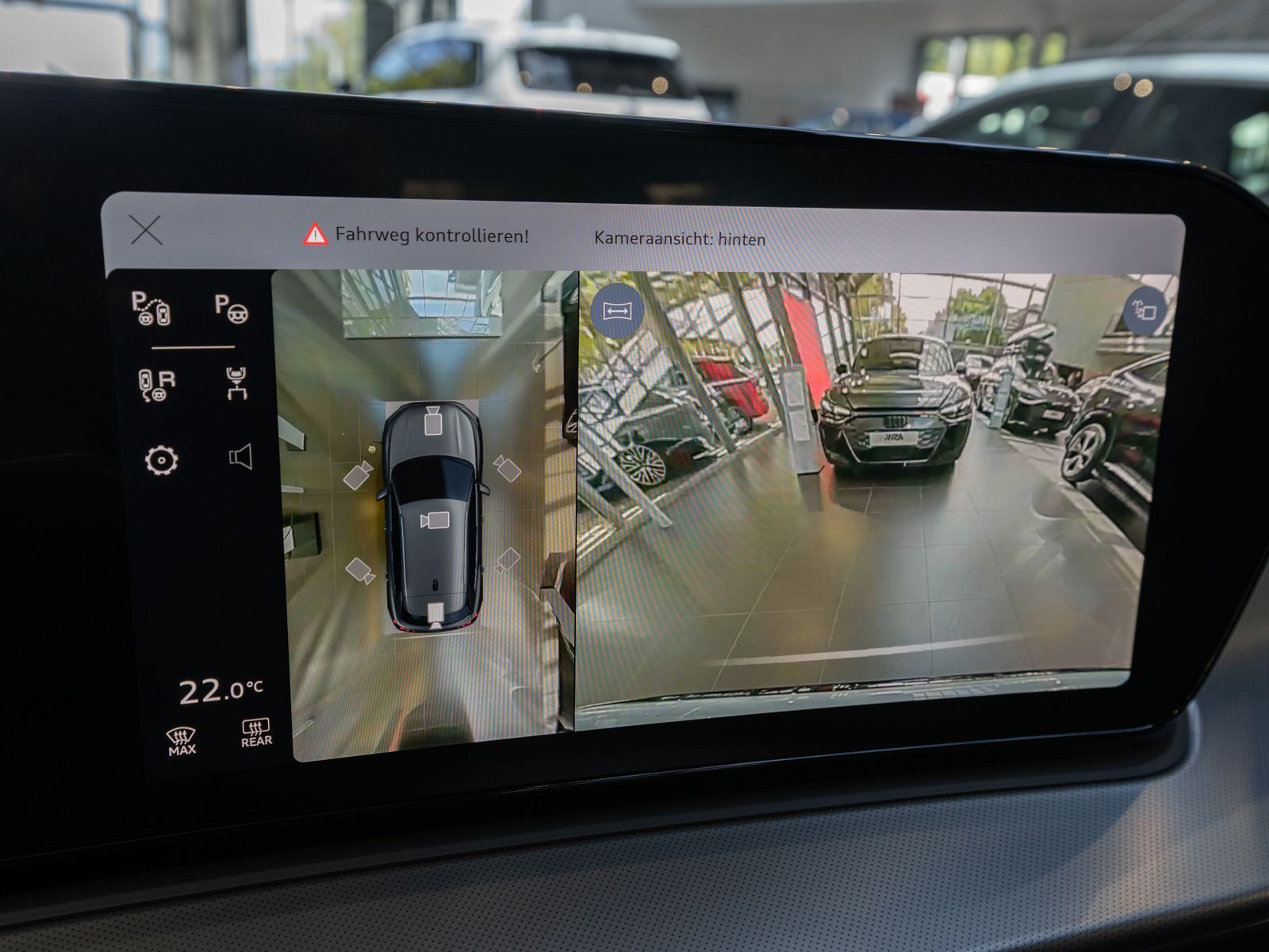 Fahrzeugabbildung Audi Q3 SUV TFSI Stronic Sline HUD SONOS 360° ACC AHK