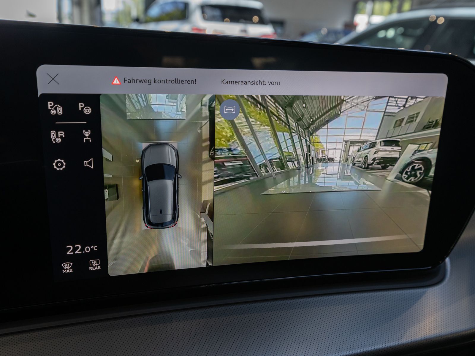 Fahrzeugabbildung Audi Q3 SUV TFSI Stronic Sline HUD SONOS 360° ACC AHK
