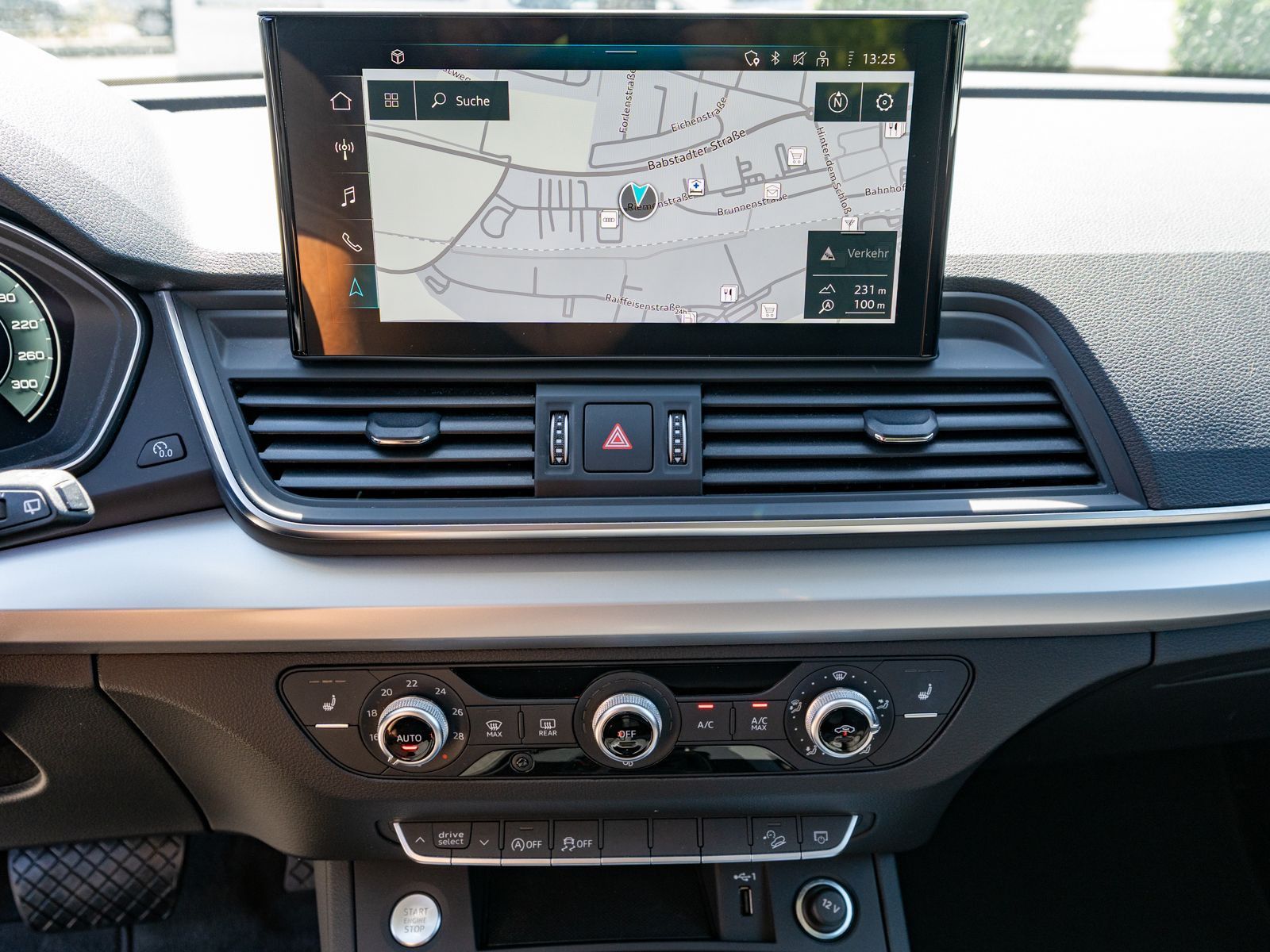 Fahrzeugabbildung Audi Q5 40TDI quattro Stronic NAVI MATRIX AHK SHZ VC