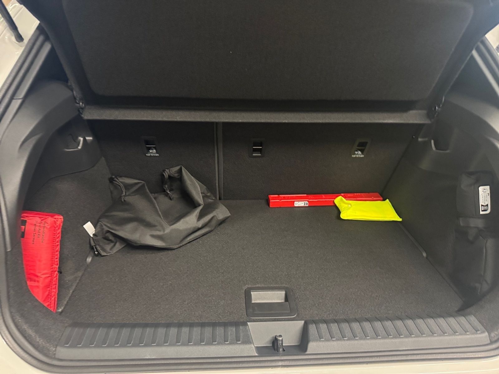 Fahrzeugabbildung Volkswagen ID. Polo Style 155 kW / 52 kWh AHK 306°-Kamera