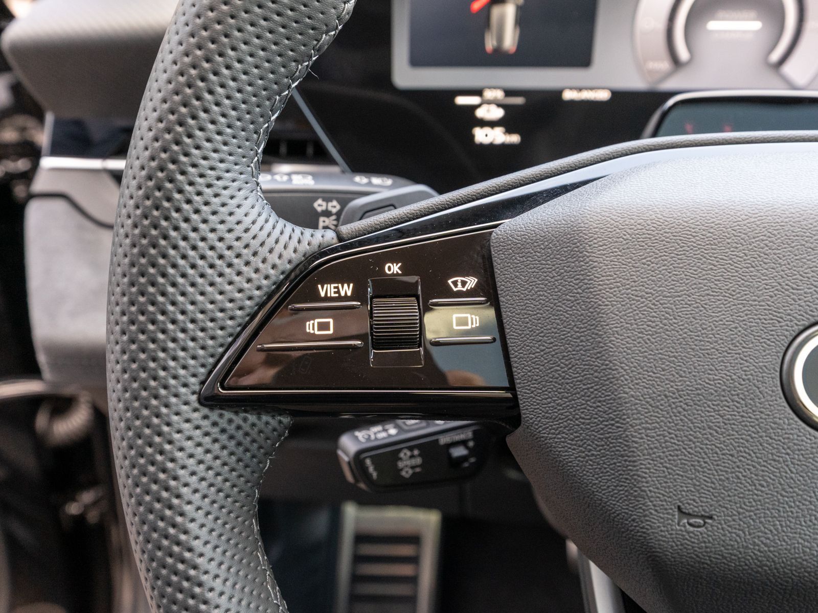 Fahrzeugabbildung Audi Q6 SUV e-tron performance PANO Anhängerkupplung