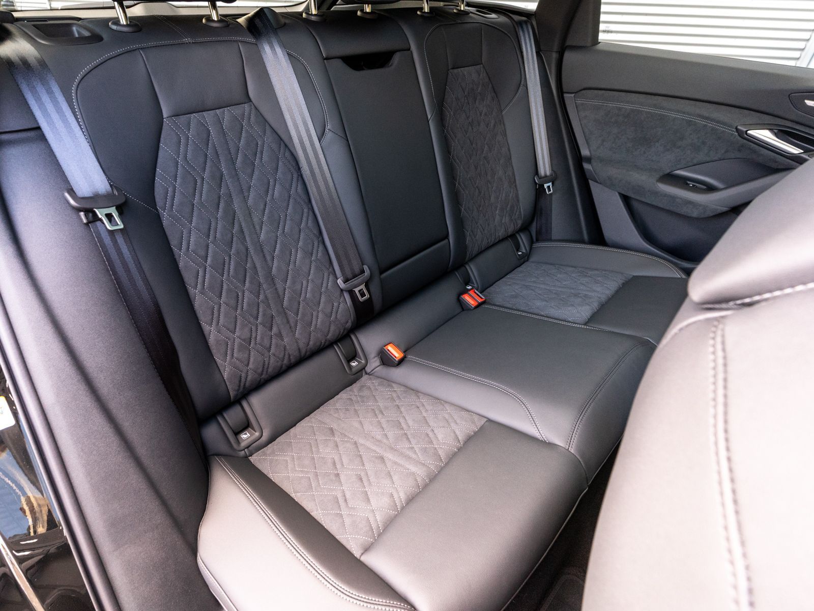 Fahrzeugabbildung Audi Q6 SUV e-tron performance PANO Anhängerkupplung