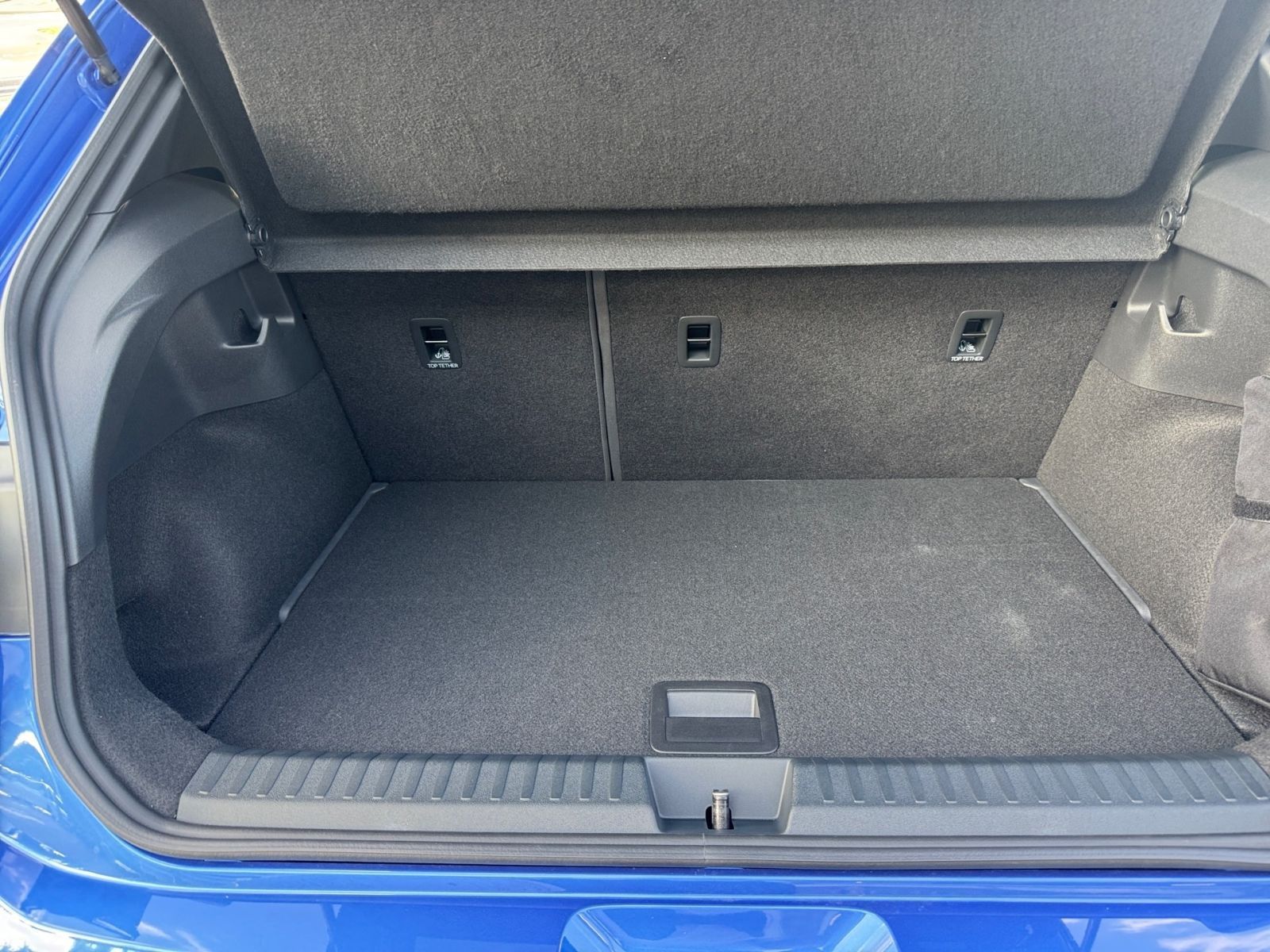 Fahrzeugabbildung Volkswagen ID. Polo Style 155 kW / 52 kWh AHK 306°-Kamera