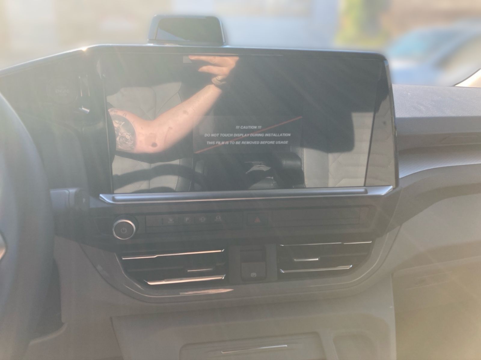 Fahrzeugabbildung Volkswagen Caravelle Style 2.0 TDI 4MOT. AHK NAVI 8-Sitzer