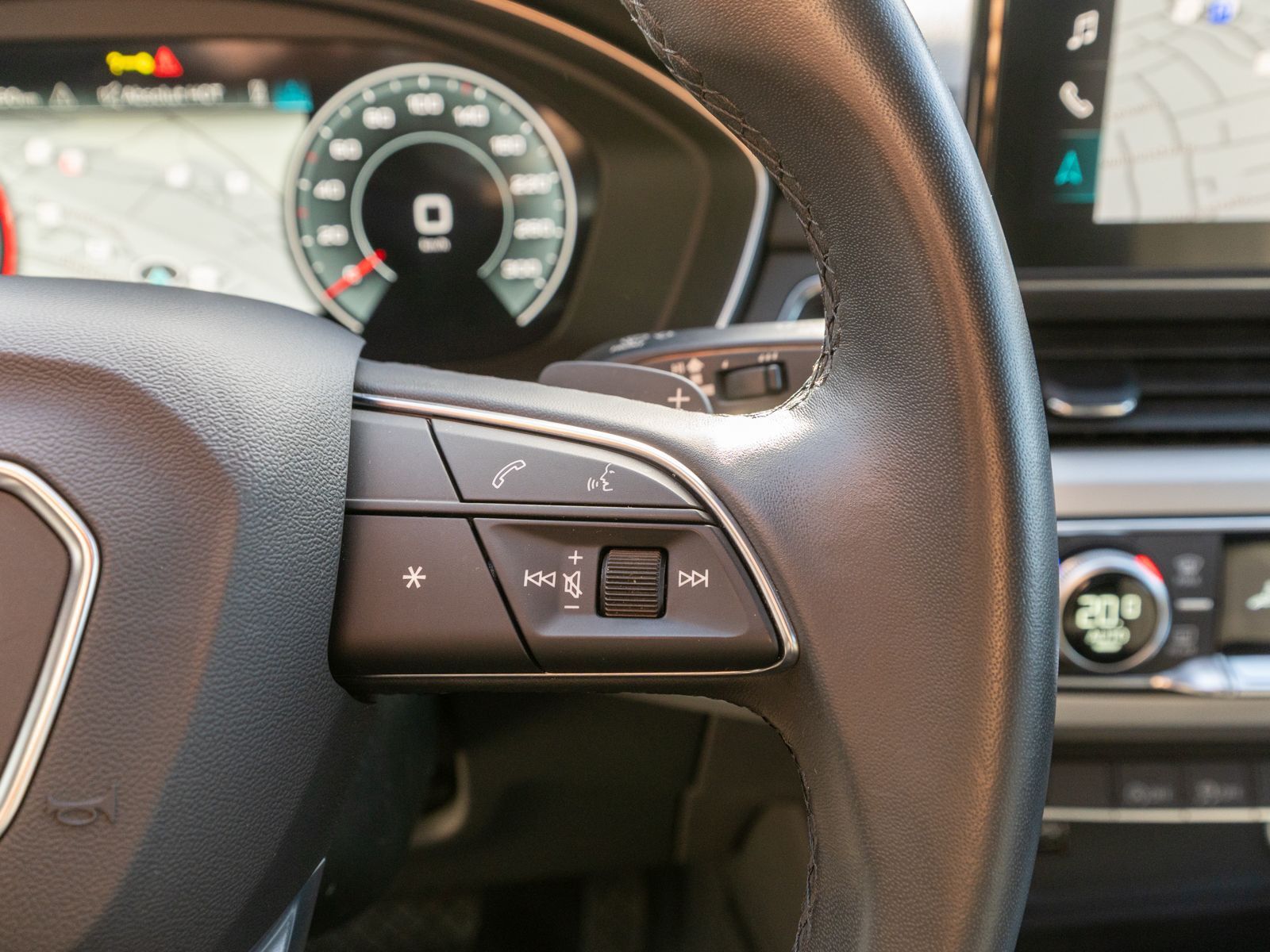 Fahrzeugabbildung Audi A4 Avant S line 35TDI Stronic NAVI LED ACC PDC