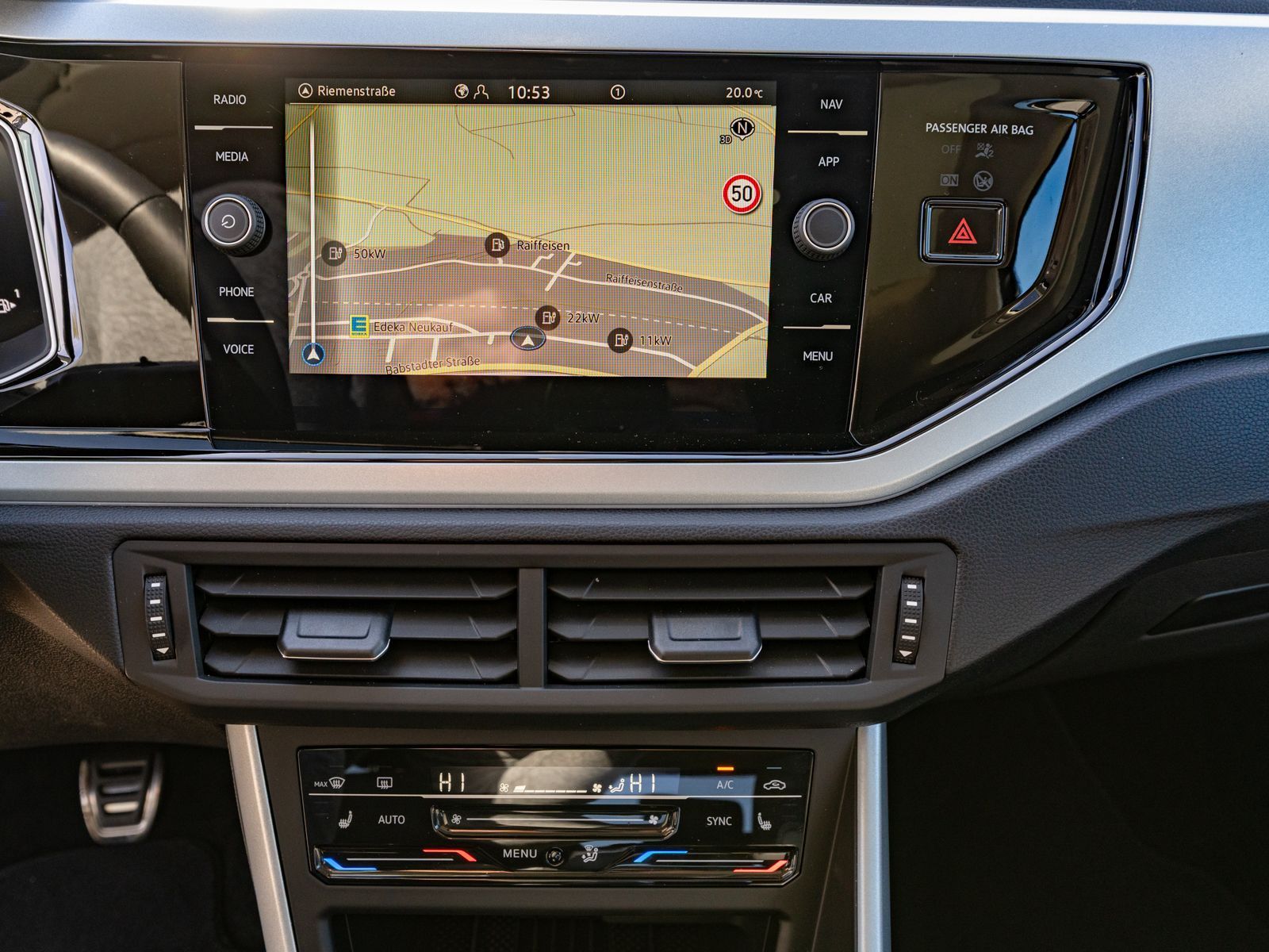 Fahrzeugabbildung Volkswagen Taigo Energy 1.0 TSI NAVI LED PANO ACC SHZ PDC