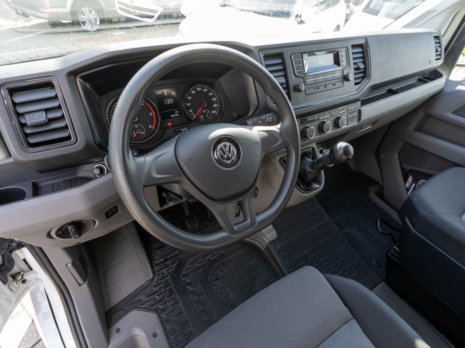 Fahrzeugabbildung Volkswagen Crafter 35 Kasten 2.0 TDI PDC v/h KLIMA STDHZ