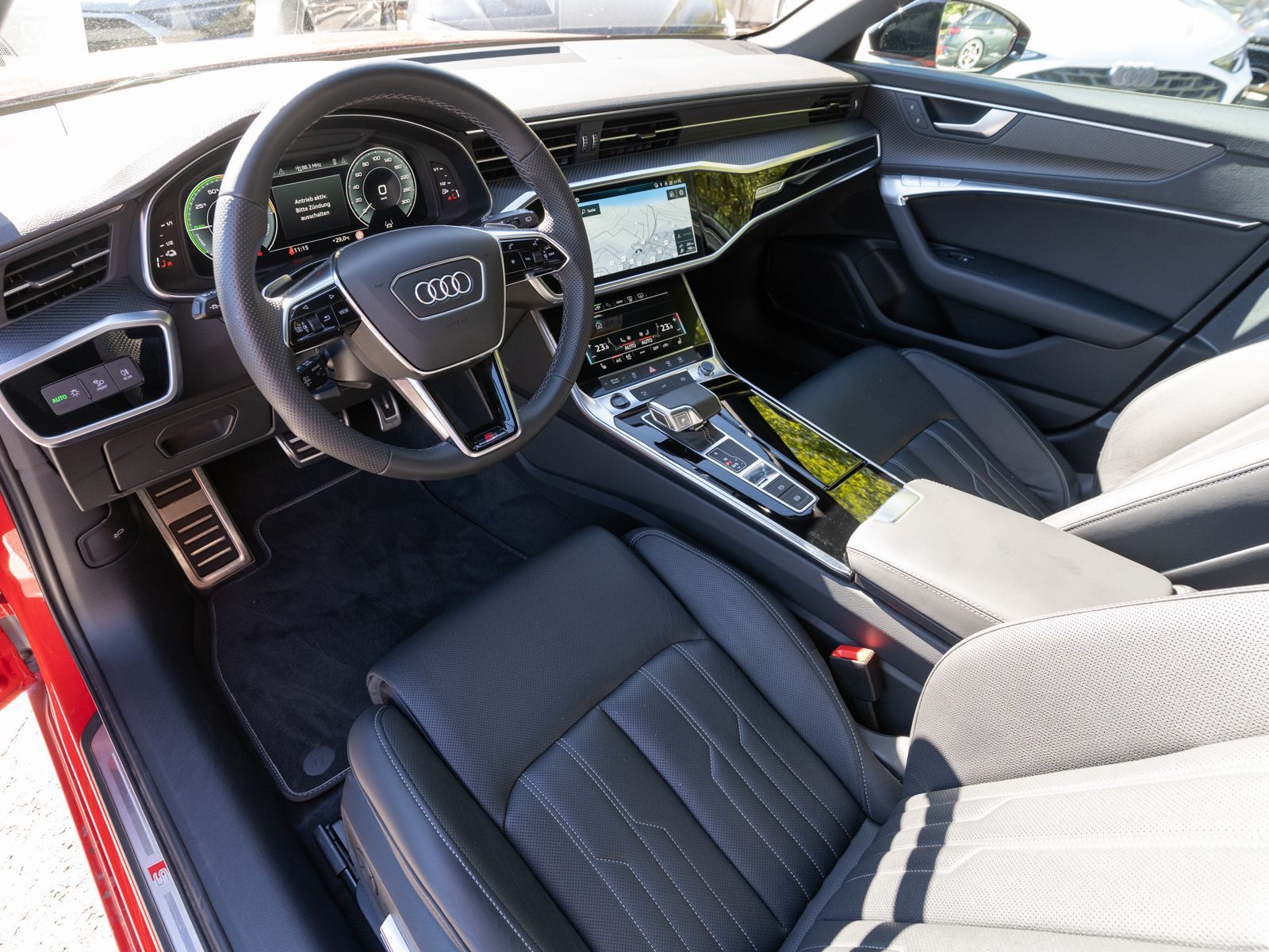 Fahrzeugabbildung Audi A6 Avant S line 55TFSI e quattr NAVI MATRIX PANO